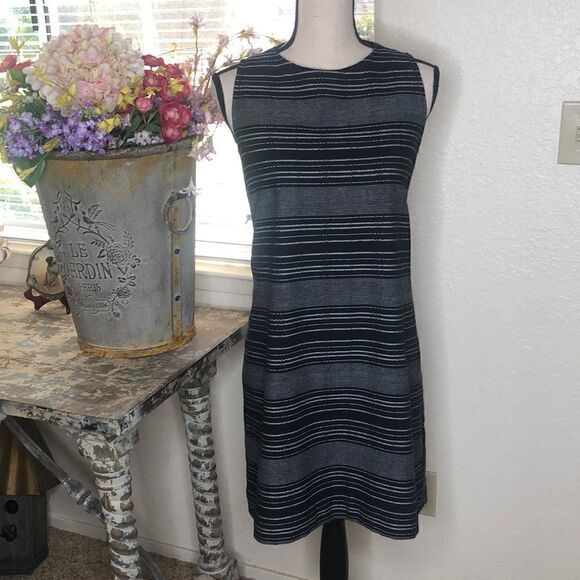 Moon River shift dress - Picture 1 of 11